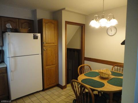 113 Arnot Pl, Paramus, NJ 07652 photo 3
