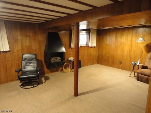 113 Arnot Pl, Paramus, NJ 07652 photo 14