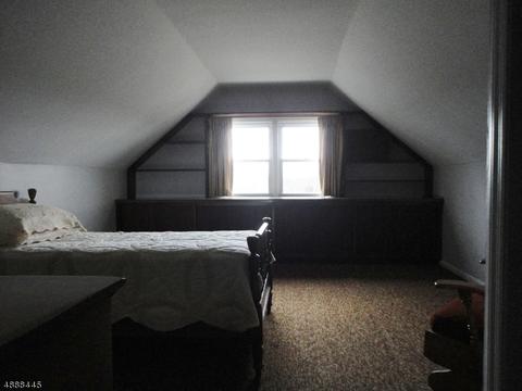 113 Arnot Pl, Paramus, NJ 07652 photo 8