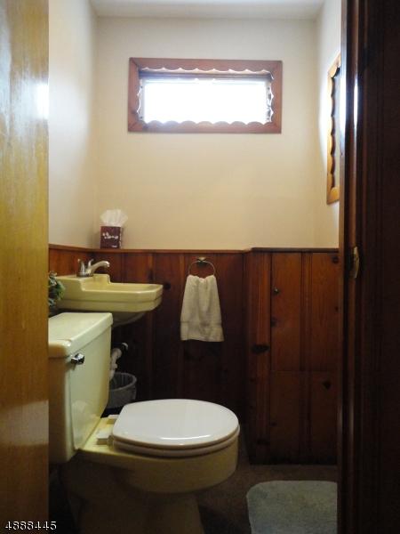 113 Arnot Pl, Paramus, NJ 07652 photo 10