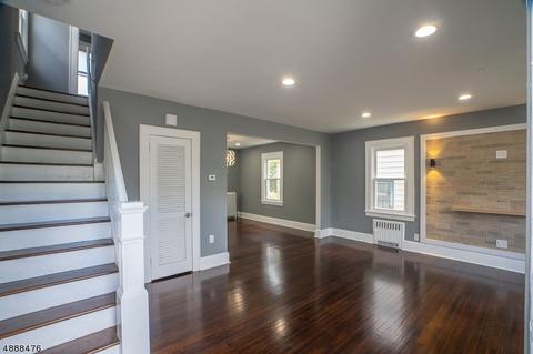 604 E 3rd Ave, Roselle, NJ 07203 photo 2