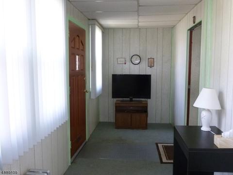 77 New St, Nutley, NJ 07110 photo 3
