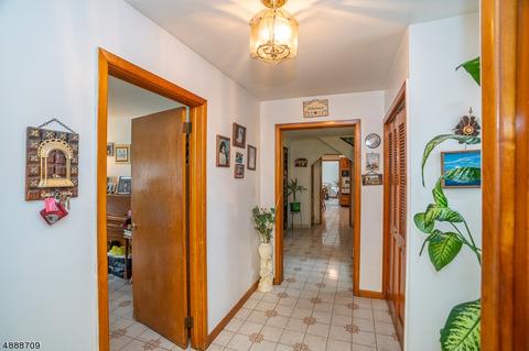 257 E 3rd Ave, Roselle, NJ 07203 photo 3