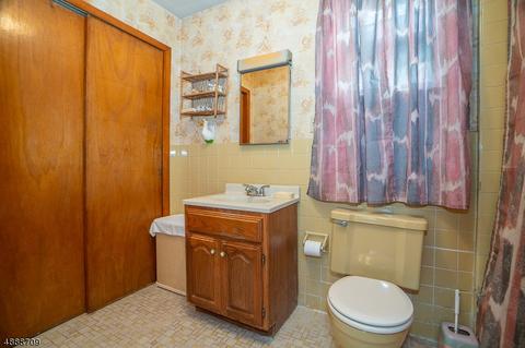 257 E 3rd Ave, Roselle, NJ 07203 photo 16