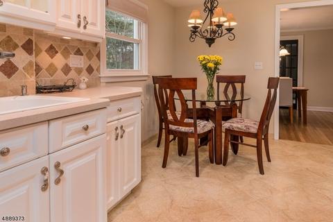 24 W Saddle River Rd, Waldwick, NJ 07463 photo 7