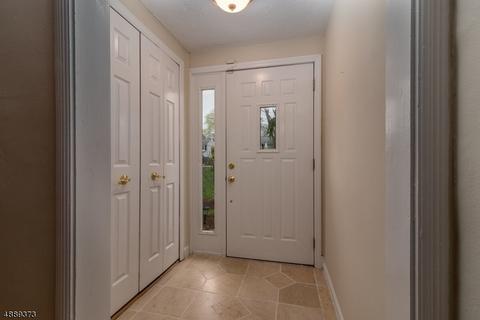 24 W Saddle River Rd, Waldwick, NJ 07463 photo 2