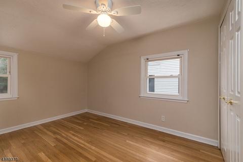 24 W Saddle River Rd, Waldwick, NJ 07463 photo 12