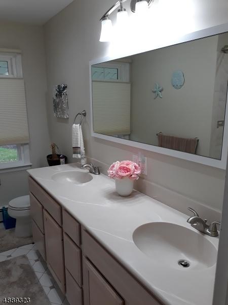 24 Sears Pl, Wayne, NJ 07470 photo 8