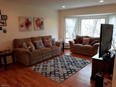 24 Sears Pl, Wayne, NJ 07470 photo 2
