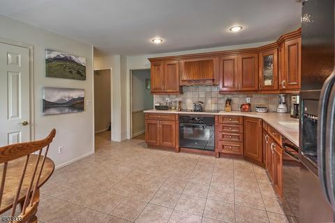 68 Mountainside Rd, Mendham, NJ 07945 photo 13