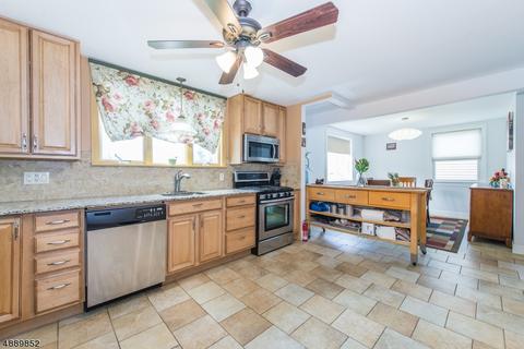 15 Ratcliffe Rd, Wayne, NJ 07470 photo 4