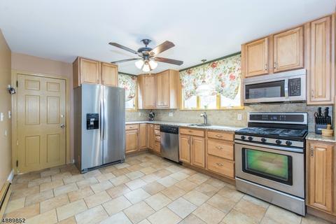15 Ratcliffe Rd, Wayne, NJ 07470 photo 3