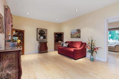 76 New St, Wayne, NJ 07470 photo 4
