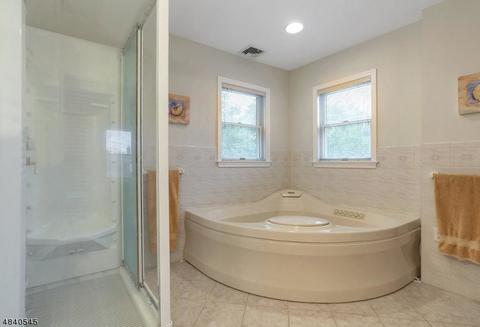 76 New St, Wayne, NJ 07470 photo 11
