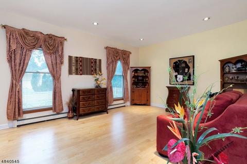 76 New St, Wayne, NJ 07470 photo 3