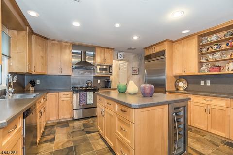 40 Hubbardton Rd, Wayne, NJ 07470 photo 8