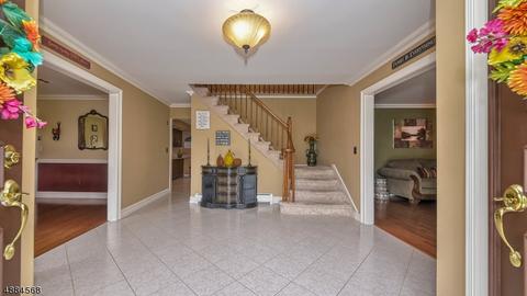194 Webster Dr, Wayne, NJ 07470 photo 3