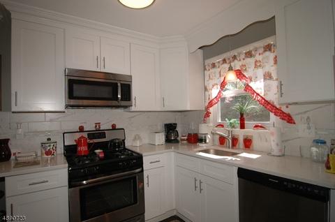 10 Pine St, Dover, NJ 07801 photo 4