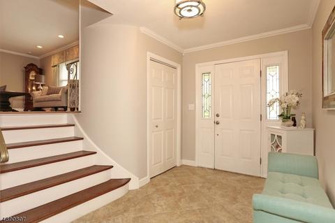 7 Crane Dr, Pine Brook, NJ 07058 photo 2