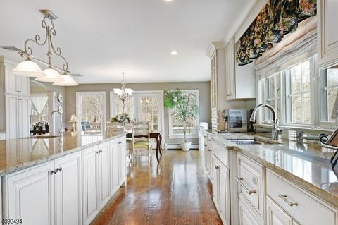 16 Chimney Ln, Wayne, NJ 07470 photo 9
