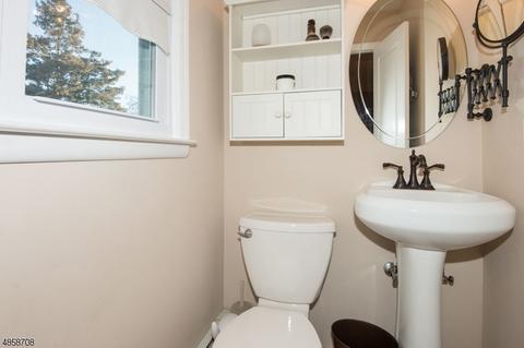 704 E Baldwin St, Hackettstown, NJ 07840 photo 9