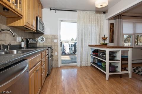 704 E Baldwin St, Hackettstown, NJ 07840 photo 6