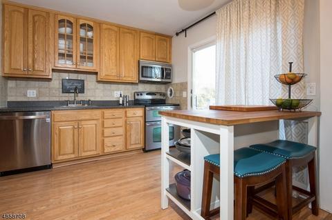 704 E Baldwin St, Hackettstown, NJ 07840 photo 5