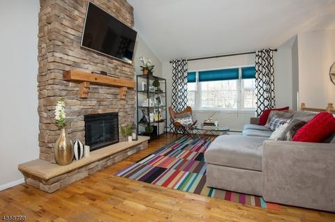 704 E Baldwin St, Hackettstown, NJ 07840 photo 3