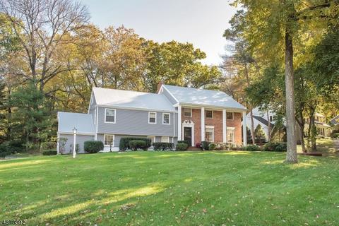 24 Tanglewood Dr, Summit, NJ 07901 photo 1