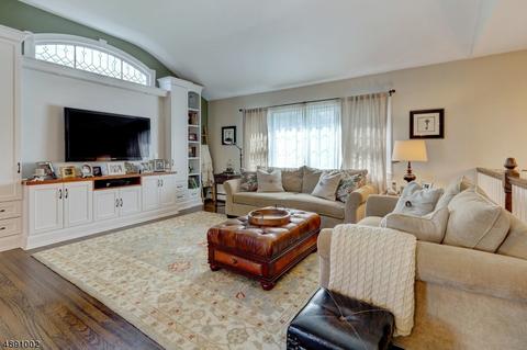 8 Perera Ave, Wayne, NJ 07470 photo 3