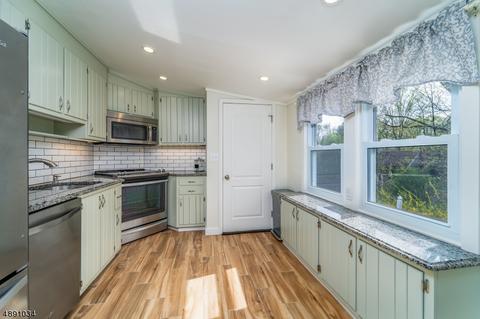 50 Laurel Dr, Wayne, NJ 07470 photo 6