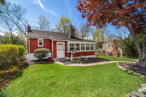 50 Laurel Dr, Wayne, NJ 07470 photo 1