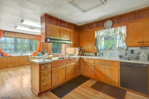 731 Paramus Rd, Paramus, NJ 07652 photo 5