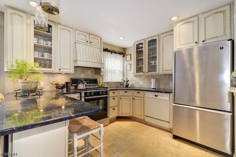 2 5th Ave, Haskell, NJ 07420 photo 5