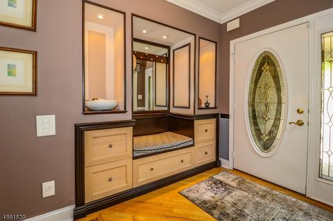23 Eggers Ct, Summit, NJ 07901 photo 2