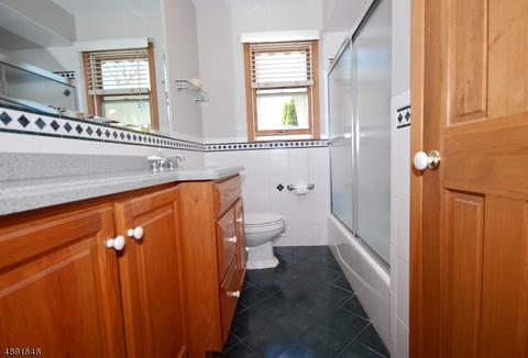31 Pinecrest Ter, Wayne, NJ 07470 photo 8