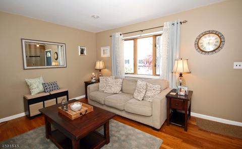 31 Pinecrest Ter, Wayne, NJ 07470 photo 4