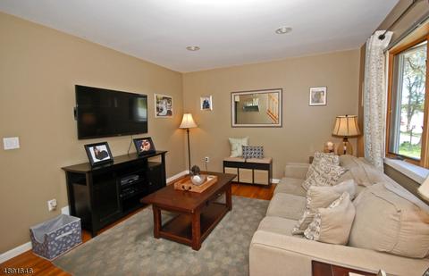 31 Pinecrest Ter, Wayne, NJ 07470 photo 3