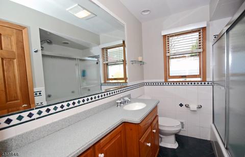 31 Pinecrest Ter, Wayne, NJ 07470 photo 9