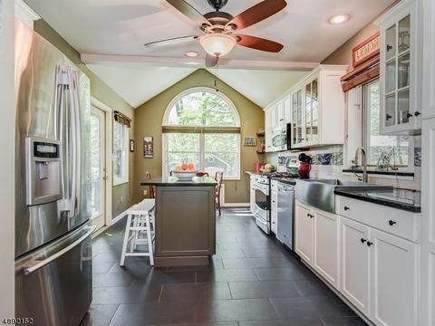 102 Haddon Pl, Montclair, NJ 07043 photo 9