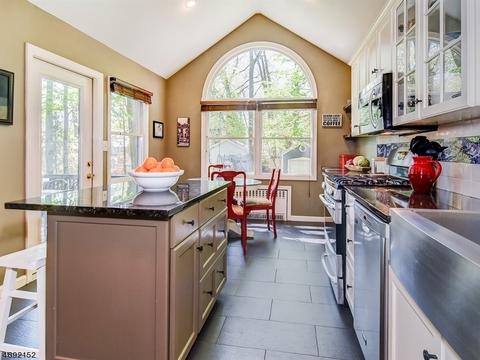 102 Haddon Pl, Montclair, NJ 07043 photo 10