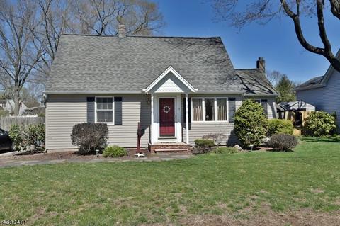 8 Decker Rd, Wanaque Boro, NJ 07420 photo 1