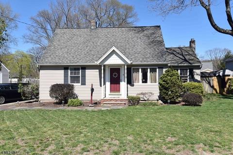 8 Decker Rd, Wanaque Boro, NJ 07420 photo 2