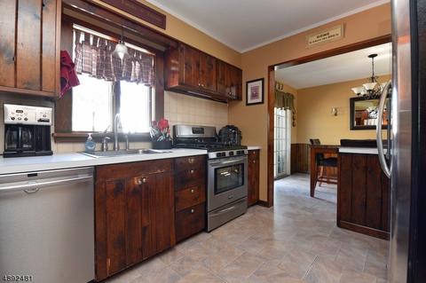 8 Decker Rd, Wanaque Boro, NJ 07420 photo 9