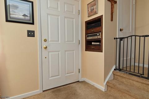 8 Decker Rd, Wanaque Boro, NJ 07420 photo 6