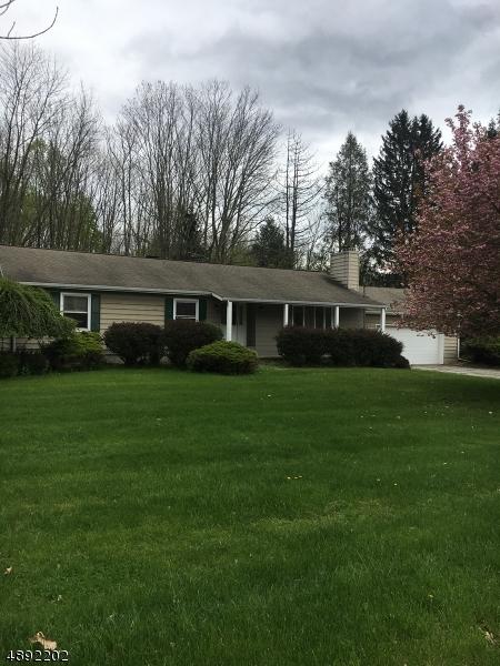 16 John St, Hackettstown, NJ 07840 photo 2