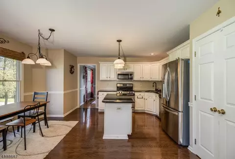 27 Foxfire Ln, Clinton, NJ 08809 photo 9