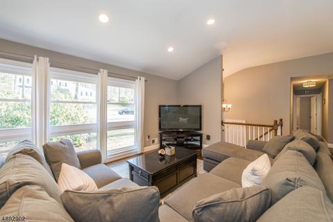 64 Forrest Rd, Randolph, NJ 07869 photo 3