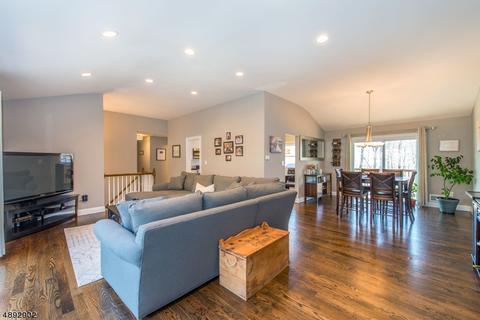 64 Forrest Rd, Randolph, NJ 07869 photo 4