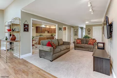 27 Maple Ct, Flemington, NJ 08822 photo 4